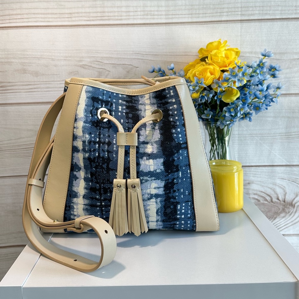 NWT Spartina 449 Vivian Drawstring Crossbody in Oyster Factory Tides